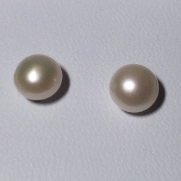 Cultured Freshwater Pearl Sterling Silver 8-9MM Earrings - Picture 7 of 7